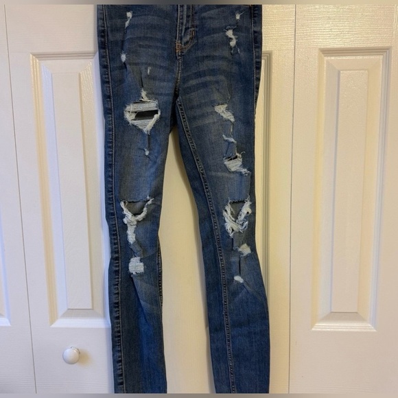 Hollister Ripped Blue Skinny Jeans - Picture 4 of 4